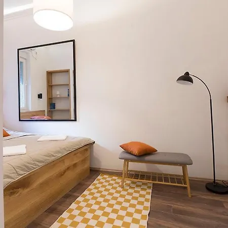 High Note Apartment *